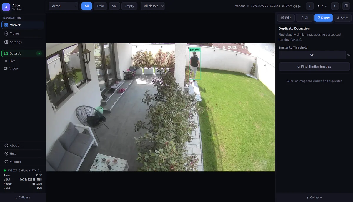Duplicate Detection UI với similarity threshold 90% và Find Similar Images